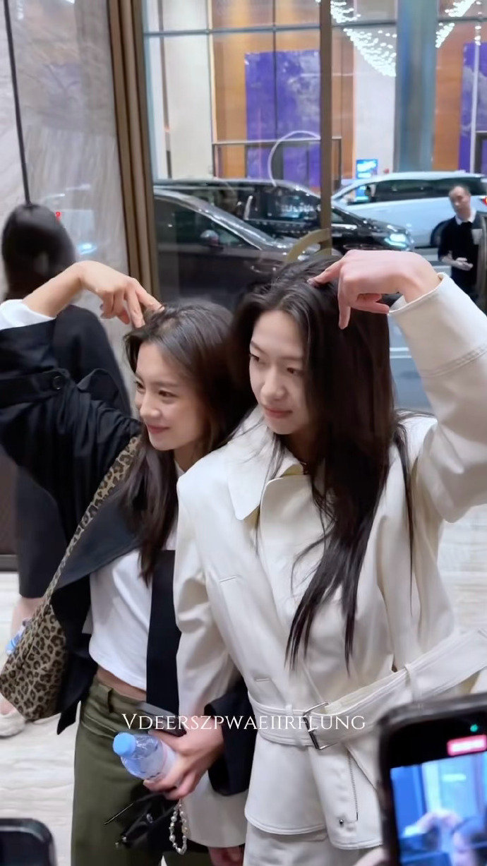 张雅钦去找向涵之玩了 向涵之和张雅钦线下又约上，御姐气质搭甜妹笑眼，画面太好嗑了