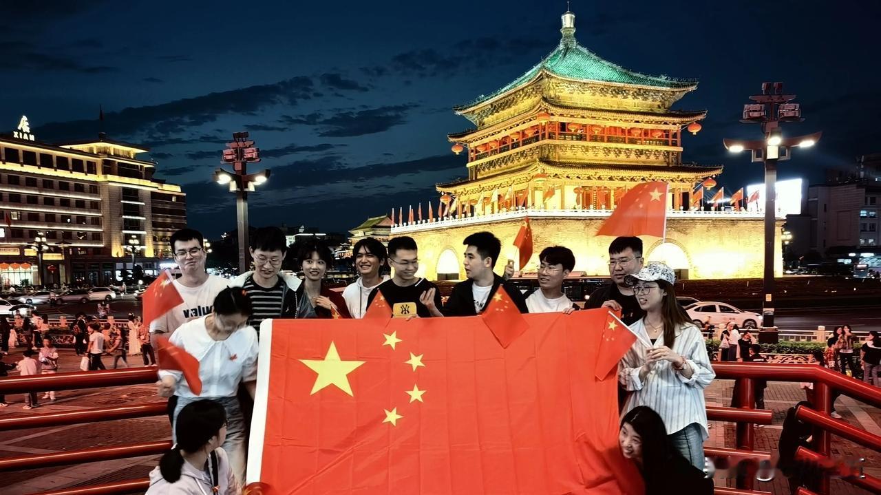 全国热浪滚滚，调侃说今年的命都是空调给的也不无道理，同时向电力战线同志们致敬，今