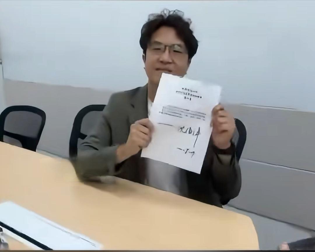 沈伯洋约蒋万安电视辩论
8月29日，沈伯洋与民视签下台北市长选举电视辩论同意书，