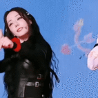 热巴玩游戏委屈巴巴，跳舞又超有魅力，这反差萌直接戳中我的心！