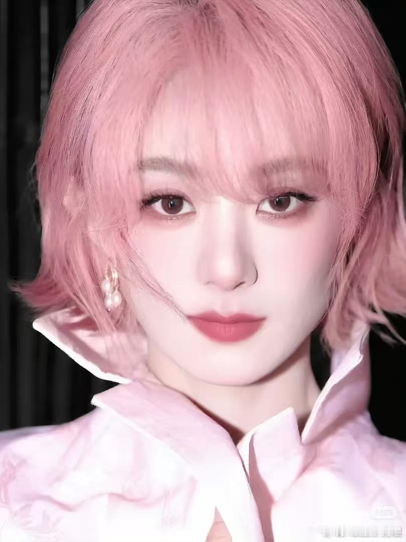 明星粉色头发大赏明星粉色头发合集明星粉色头发合集，好看，[偷笑][偷笑] ​​​