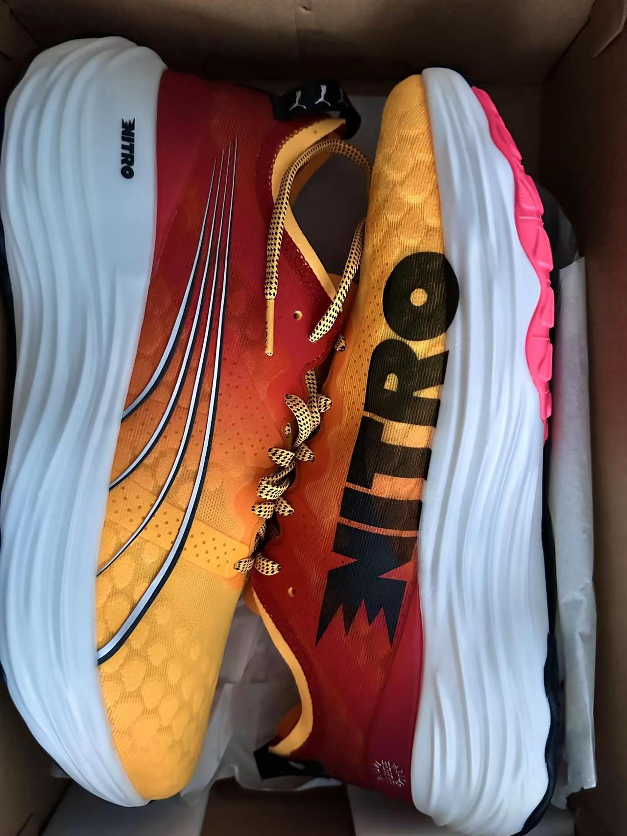 幸运值拉满！薅到@邹阳_5 的PUMA跑鞋啦，实物真的超赞！愿邹队新赛季乘风破浪