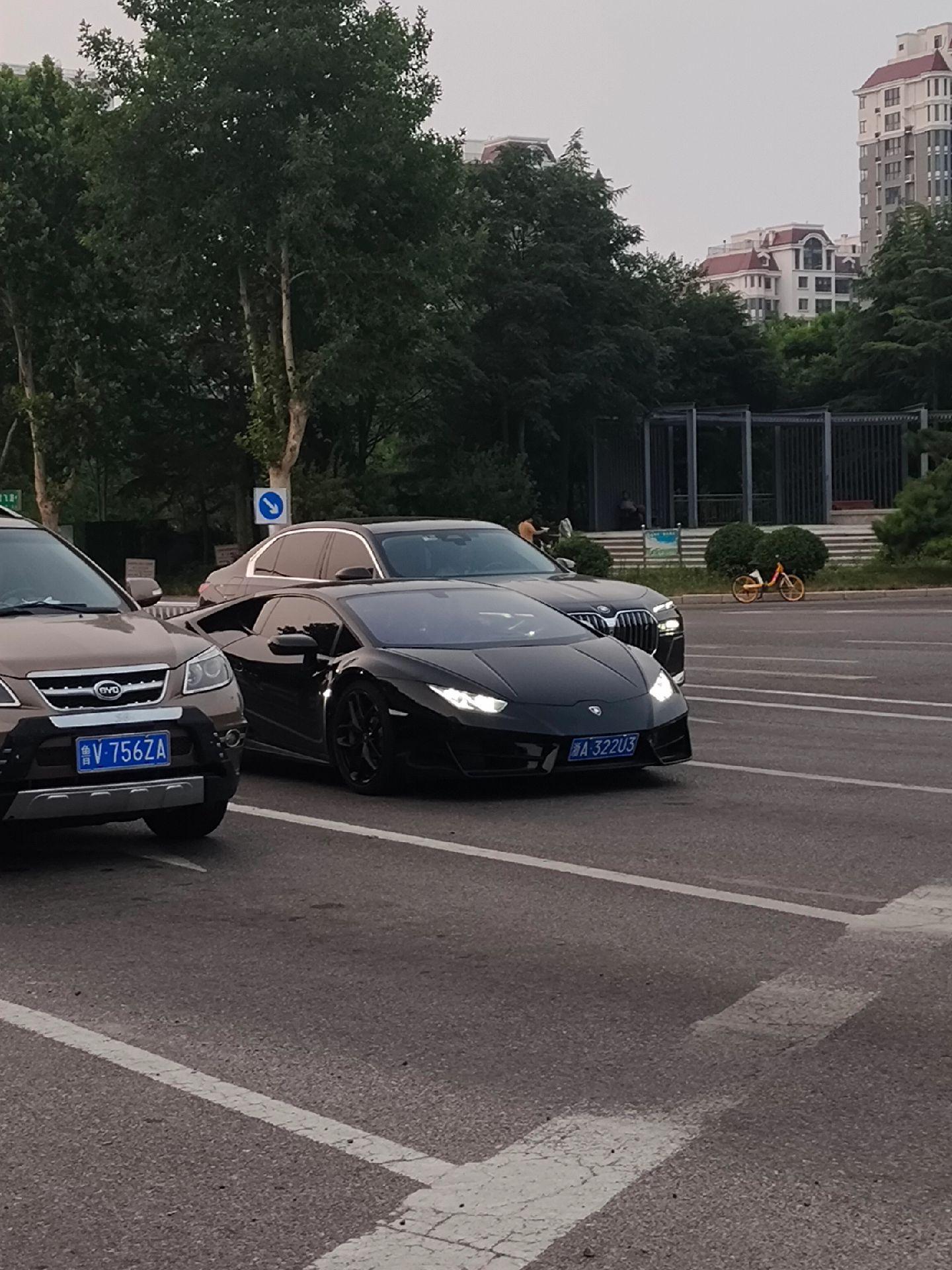 卧槽兰博基尼