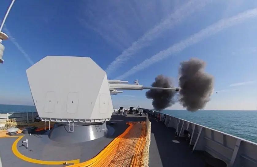 1.2万吨的055大驱火力超强，有112个垂发坑，却只有一门主炮，这是为啥呢？