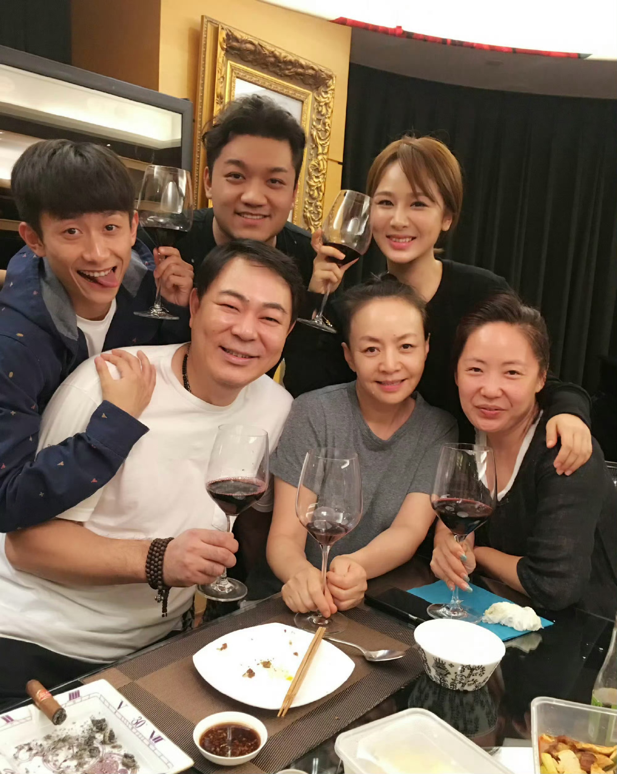 杨紫[超话]杨紫董竹君 yz杨紫玉兰花开君再来 如果迎来幸福的前提是流不完的泪 