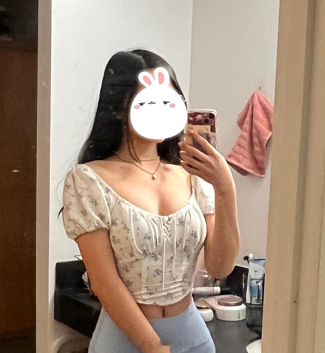 包浆照片竟然让我看到了自己的胸肌哈哈哈哈手机相机好离谱 放大拍包浆画质 但是莫名