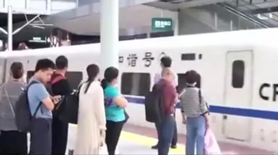 返程高峰单日旅客超两千万，铁路如何保障平安有序？
假期接近尾声，全国铁路迎来返程