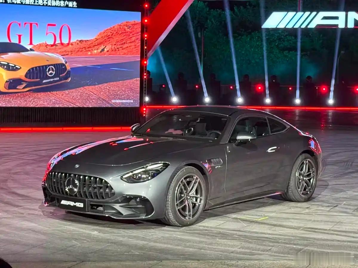 懂车之道讯9月22日，梅赛德斯-AMG GT 50正式上市，共推出1款车型，售价