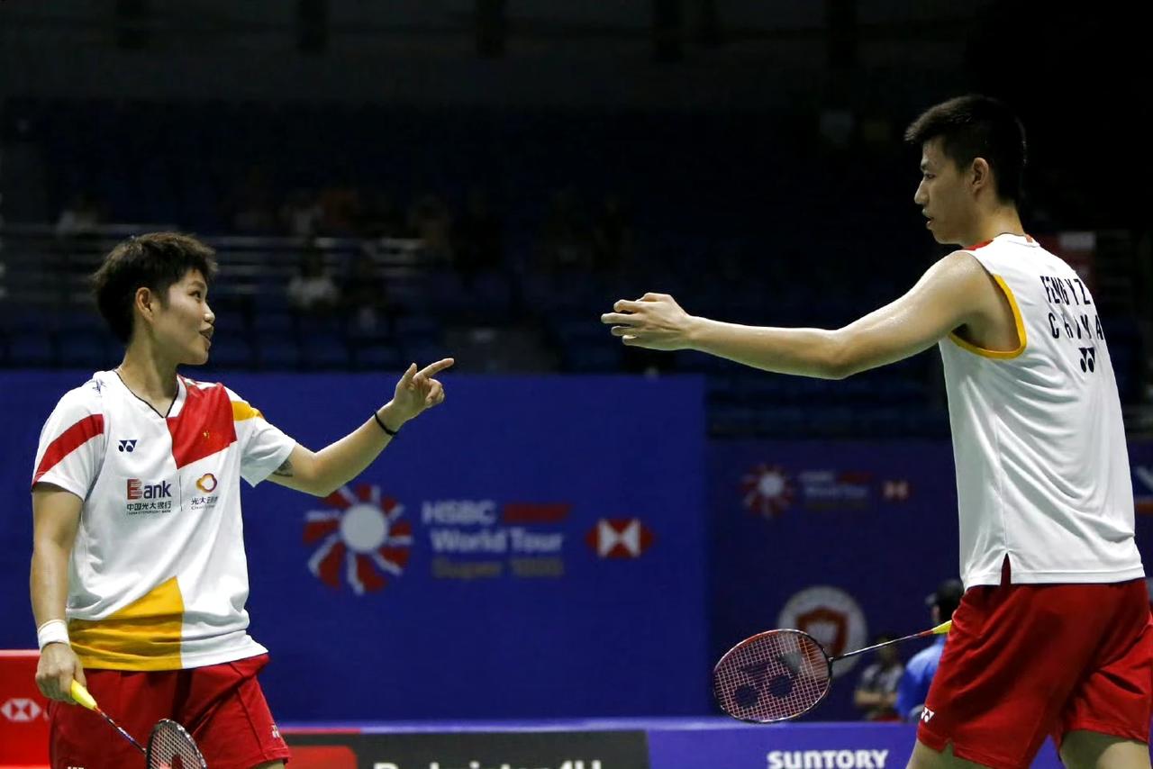 冯彦哲/黄东萍三局21-11、20-22、17-21 不敌渡边勇大/东野有纱 ​
