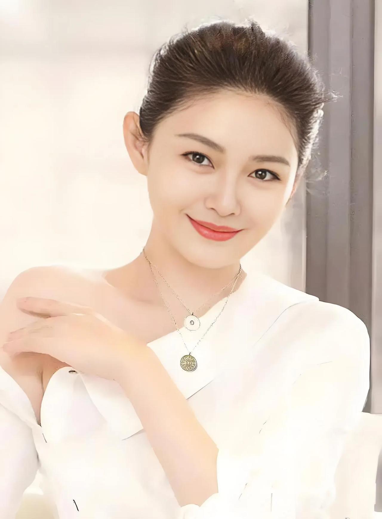 如果你有像大s一样经历，
有个厉害有钱的婆婆，
自己有两孩子，
夫妻经常分居。