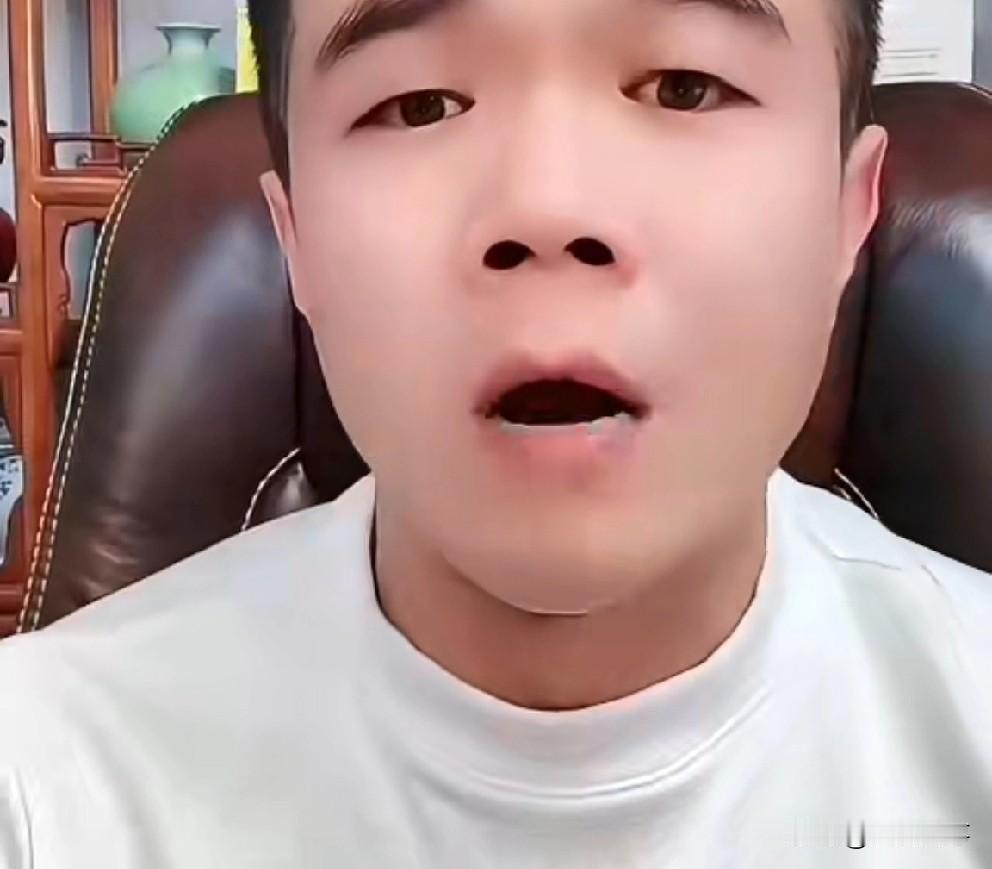 粉丝说3484和4864都隔空甩了10万人，小胖吐槽只能证明你们都推流多！

 