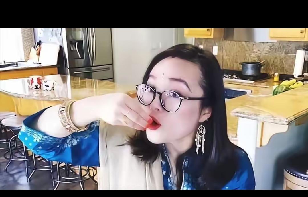 真的很难共情这类人，当初主动抛开所有身份奔赴异国，转头到处说故土不好，现在想回来