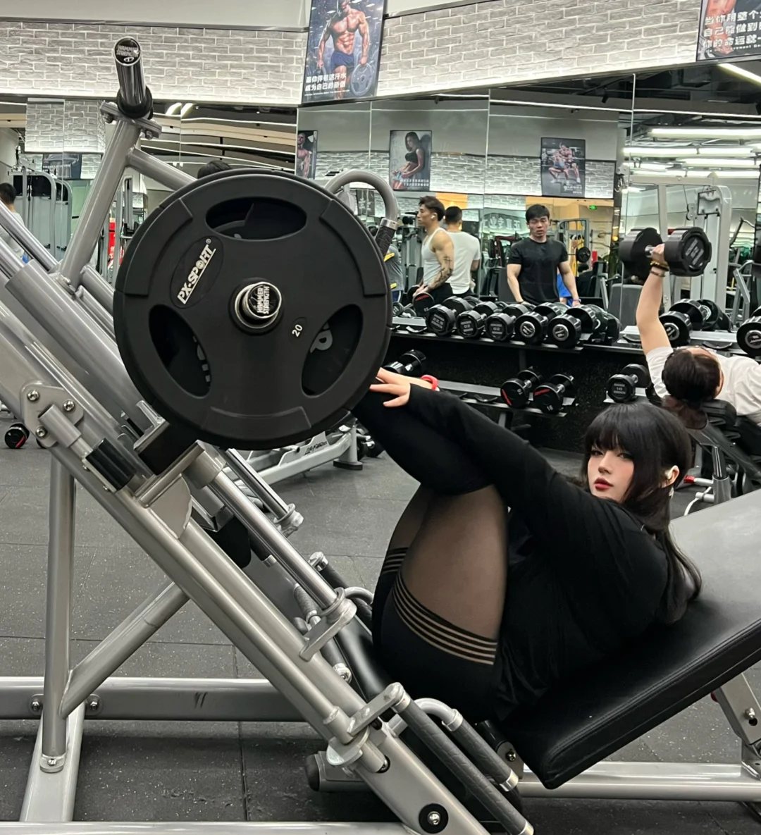 大大大女孩的运动日