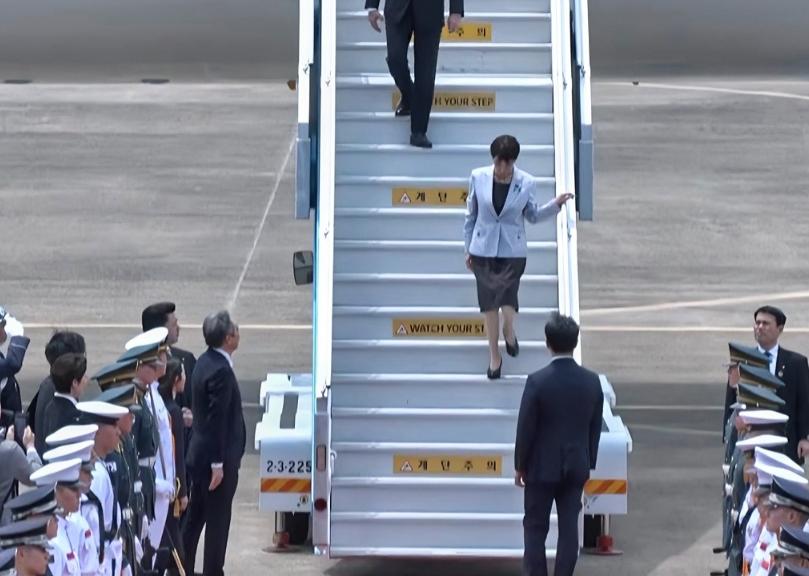 热脸贴冷屁股！日本精心谋划访韩，却被韩国降级接待。

当地时间 5 月 19 日
