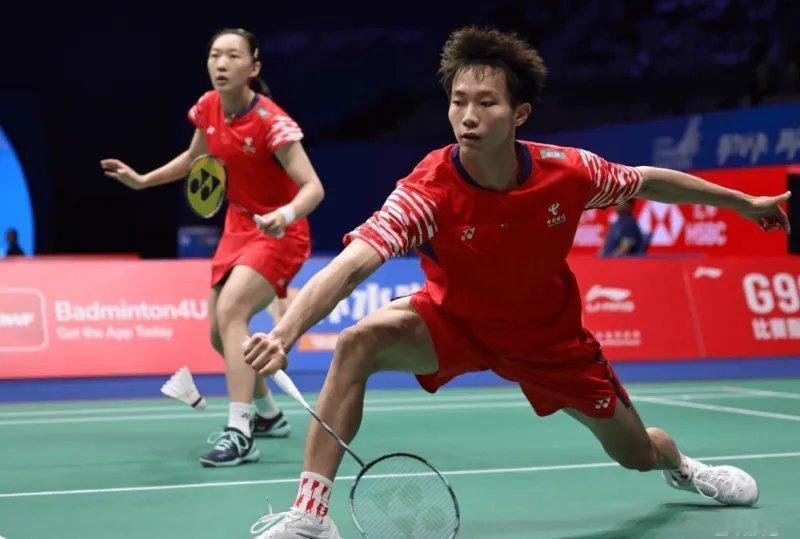 曾经最稳的混双也不稳了，本次亚锦赛竞无人晋级决赛了，看来教练组着眼重新搭配组合是