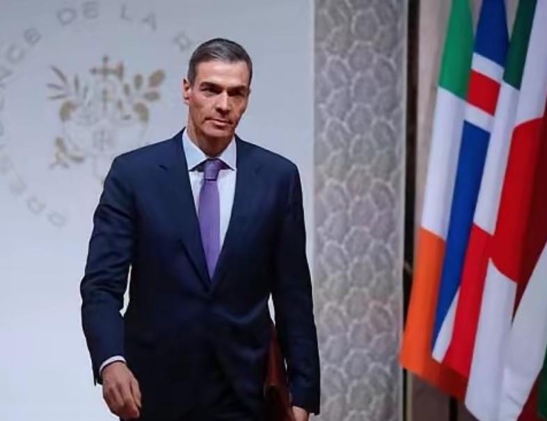 硬气表态！西班牙永久撤回驻以色列大使。

不跟美以同调，西班牙直接把外交级别降到