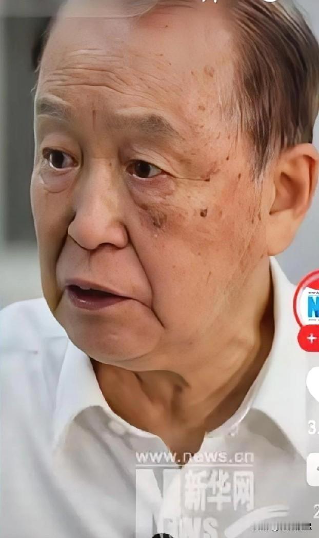 一个时代的巨人，总有一些让我们震撼的故事。
今天我看到一个新闻，让我很震撼，一个
