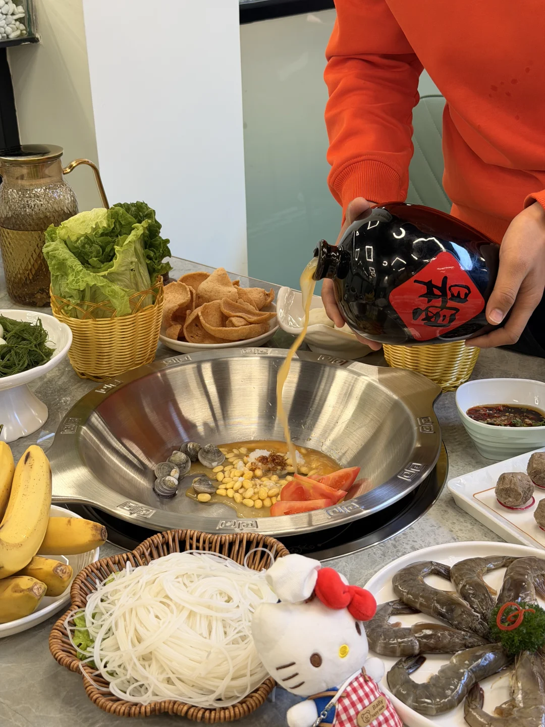 拜见太原糟粕醋大王！！！海鲜市场里吃火锅！！