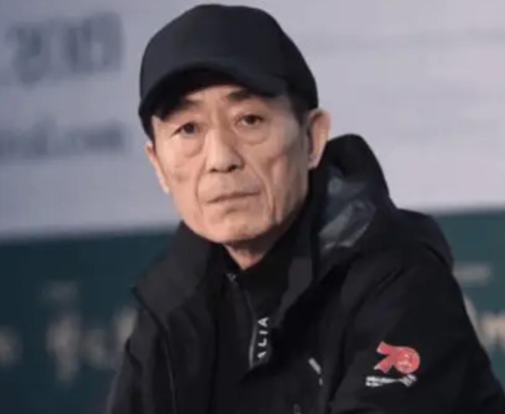 百花奖名场面冲上热搜，

起不起立

到底是人情还是偏见

哪吒拿下当晚分量最重