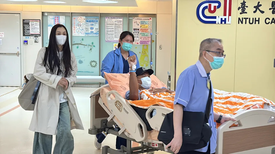 陈建州长期睡眠不足49岁陈建州突发急性心肌梗塞，术后首度露面。现场检查一条血管堵