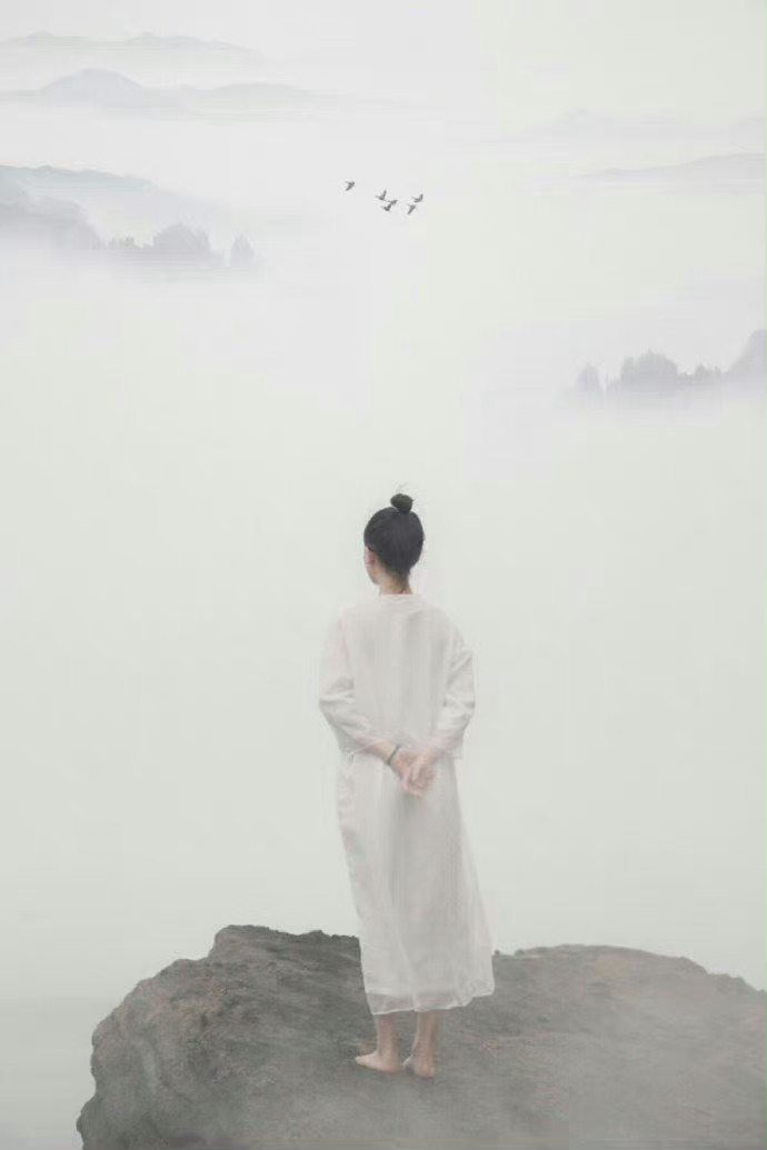 内心的平静始于不再让他人他事来掌控你的感情。一一佩玛·丘卓 