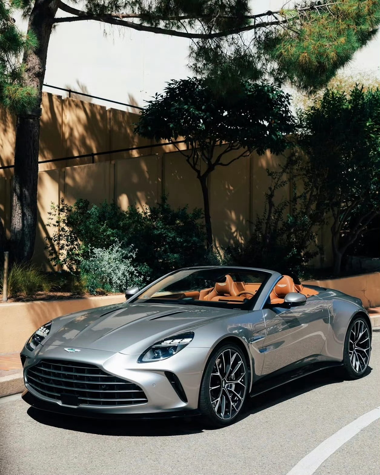 阿斯顿·马丁 Vantage Roadster[色][色] ​​​