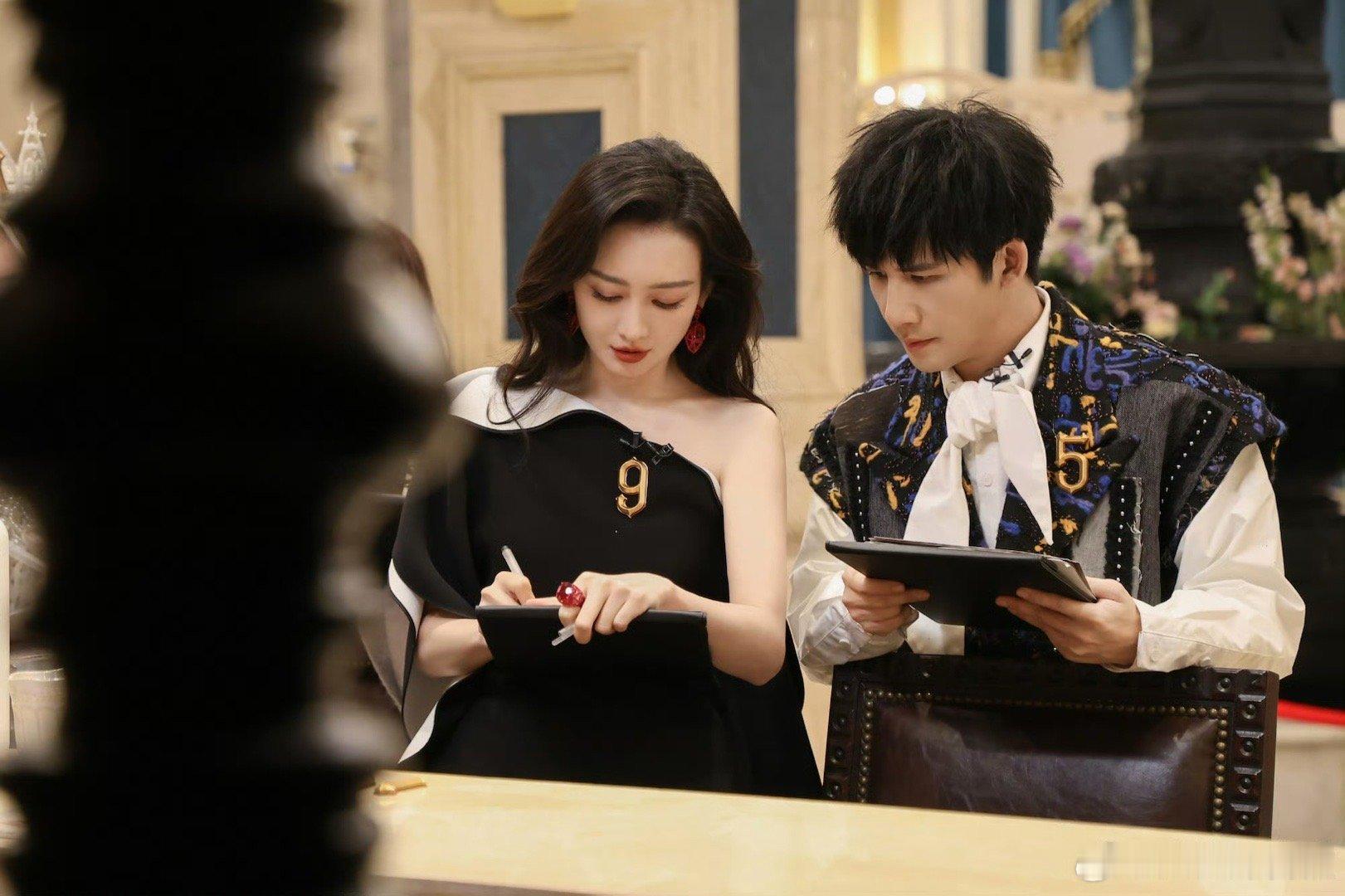 大侦探超前聚会高清剧照大侦探 十周年特别聚会惊变命案现场！山庄主人M先生离奇身亡