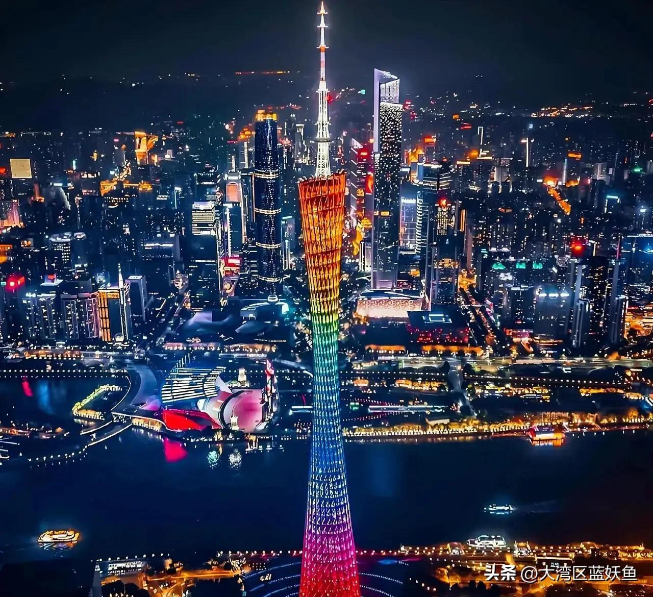 广州热得浑身冒汗，为什么却不算火炉城市？
 
很多来过广州的人都深有体会，广州夏