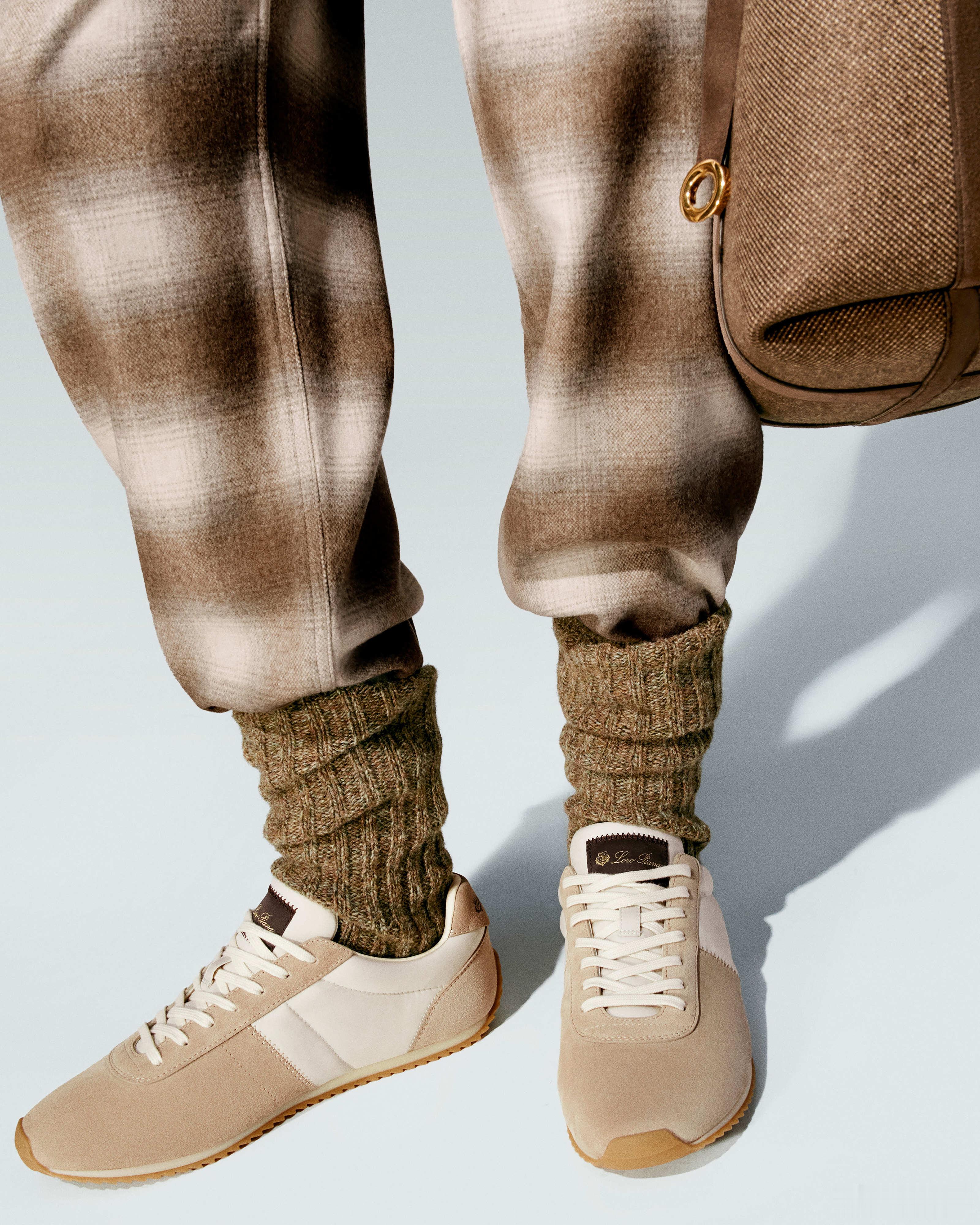 Loro Piana Fast Walk 运动鞋外形灵感源自 20 世纪 70 