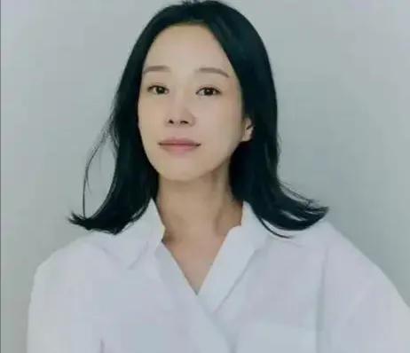 前几天还在追她演的《离婚保险》，觉得她演技真好，没想到今日竟传来她去世的噩耗。李