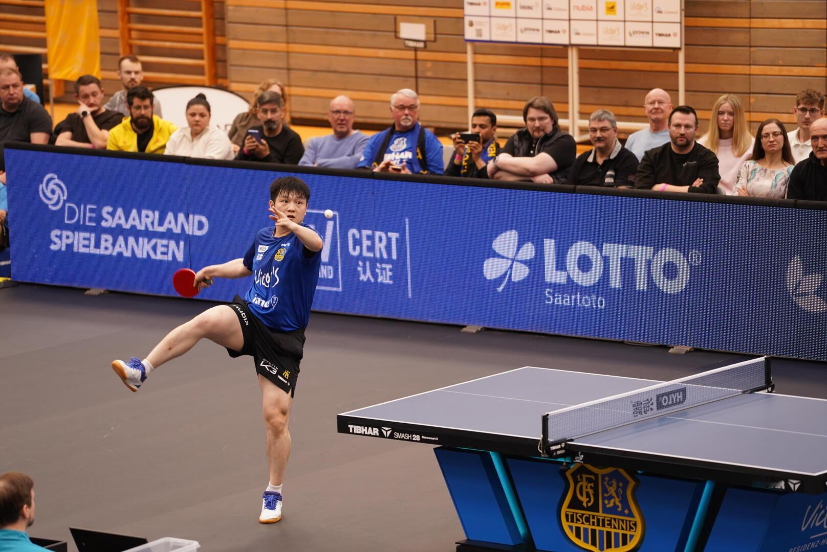 “暴力熊猫”高位暴扣，飞跃一米多高多多少东哥说了算。 