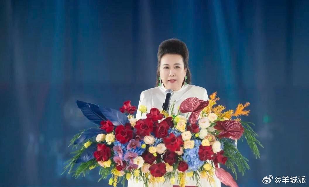 【东莞市女企业家商会成立八周年庆典在东莞举行】12月28日，东莞市女企业家商会（