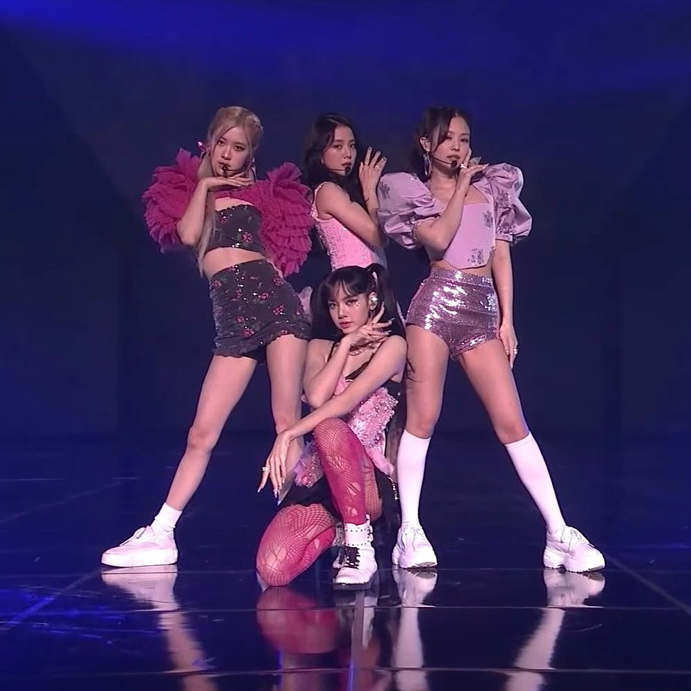 6年前的今天，Lady Gaga 和 BLACKPINK 发布了《Sour Ca