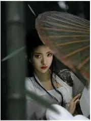 健康智慧对联，
上联：细雨绵绵愁寸腑，请赐下联。健康智慧
上联：细雨绵绵愁寸腑