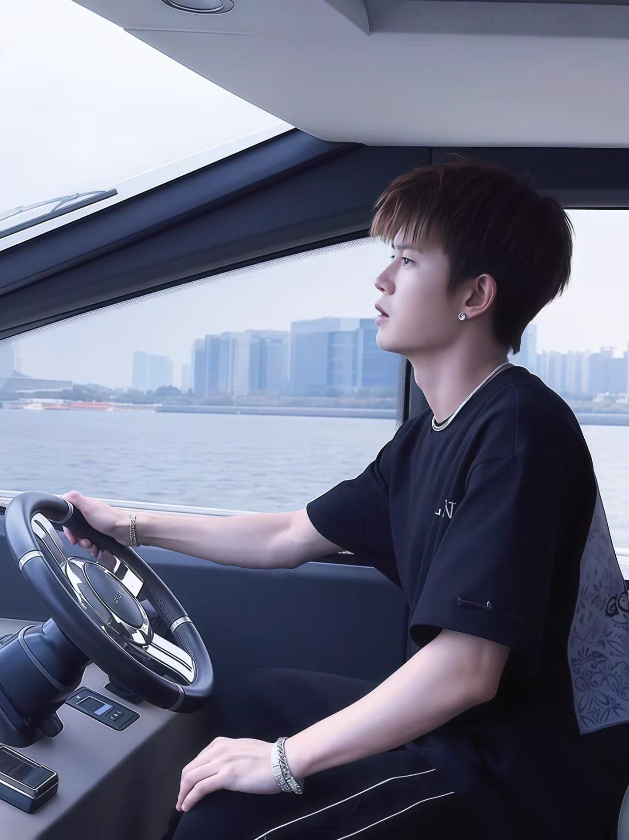任嘉伦  ⛵1。° 🥕 ⃝𝑅𝐽𝐿  ✰。🪁. .. 🌷・喜欢不是一件