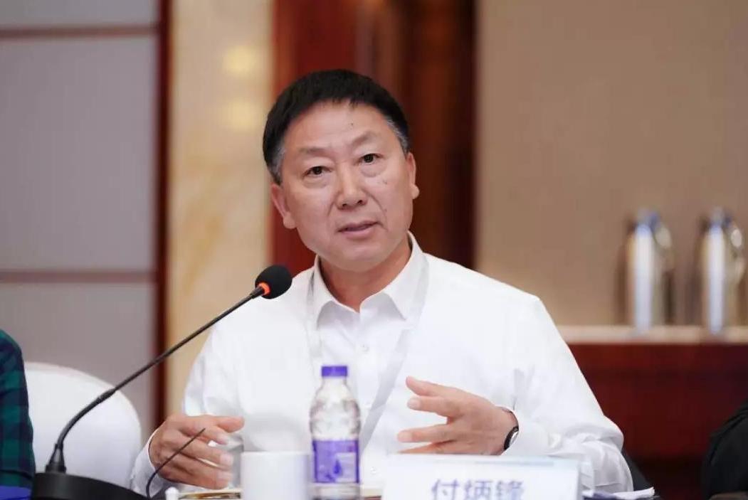 【车视头条】近期，一系列支持新能源汽车发展的政策密集推出。新能源汽车既是汽车产业
