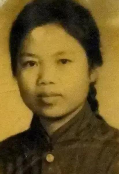 1977年12月14日，31岁的李九莲被押到了刑场。倔强的她怎么也没有想到自己就