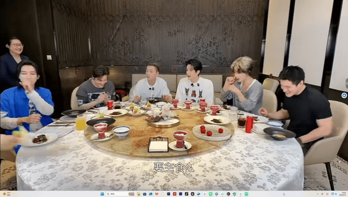曾舜晞狼人偷偷藏不住陈伟霆曾舜晞还没开始认真吃狼人局名场面太可爱，曾舜晞偷偷睁眼