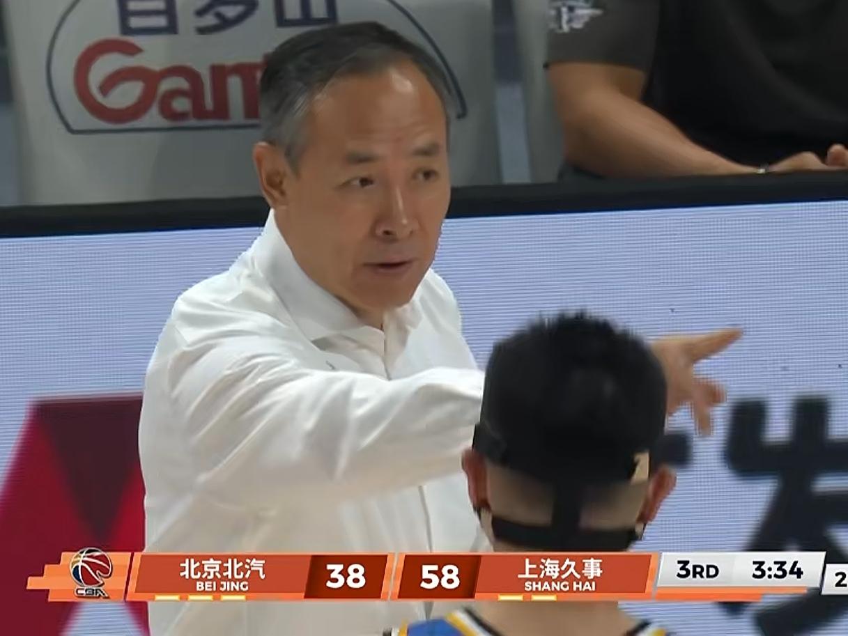 京沪第四战，两支实力相当的夺冠大热门，任意一方以3比1获胜都不正常，2比2平最合