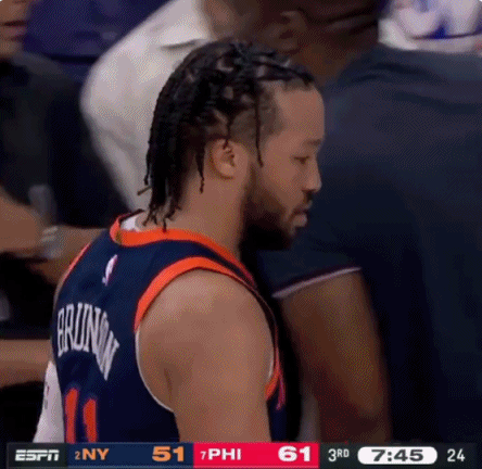 NBA赛场之坏心眼的恩比德，软蛋恩比德，败人品的恩比德，难怪会被人打哭，我只能说