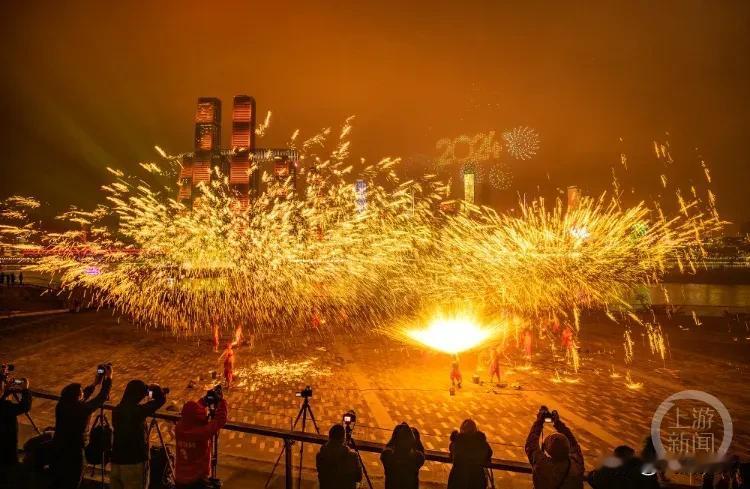 热烈祝贺我国春节申遗成功！随着春节的影响力越来越大，世界上包括越南、韩国、泰国和