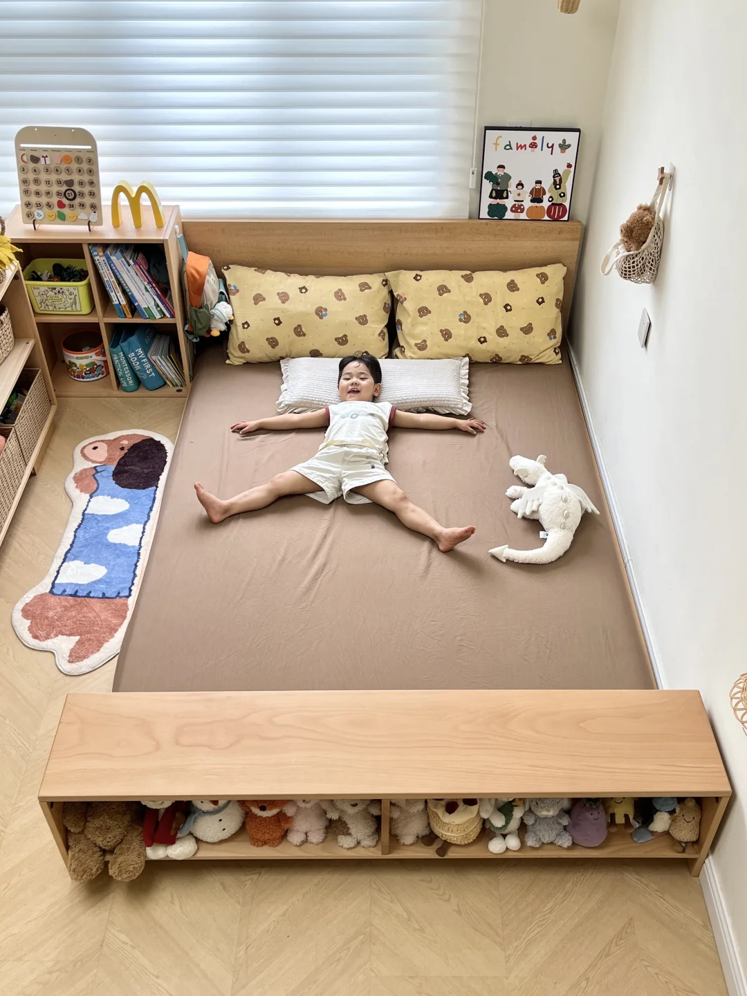 好家伙！买一张床居然送了一整个儿童房！