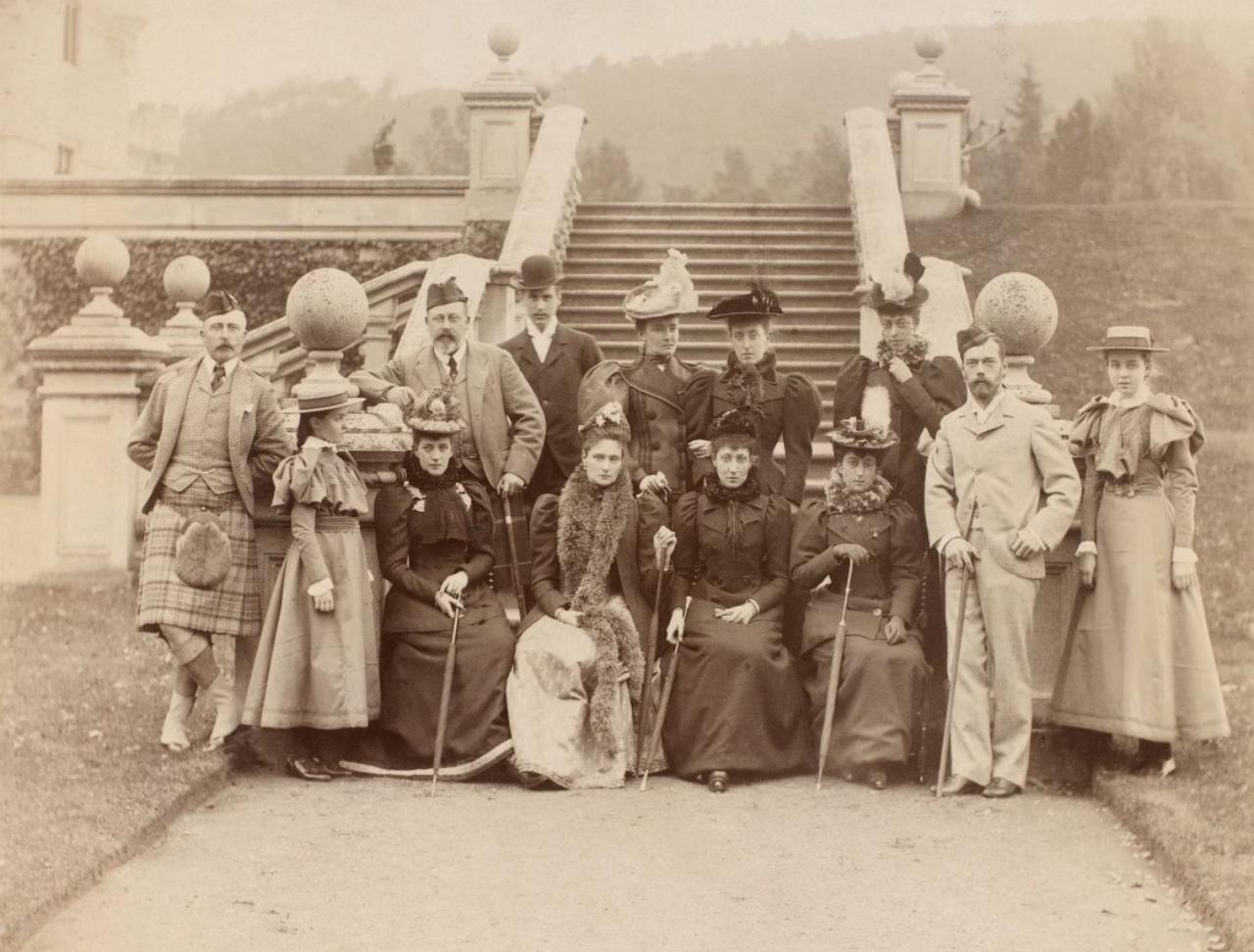 没想到第一次世界大战打得血流成河的欧洲各国王室，1896年还凑在英国巴尔莫勒尔城