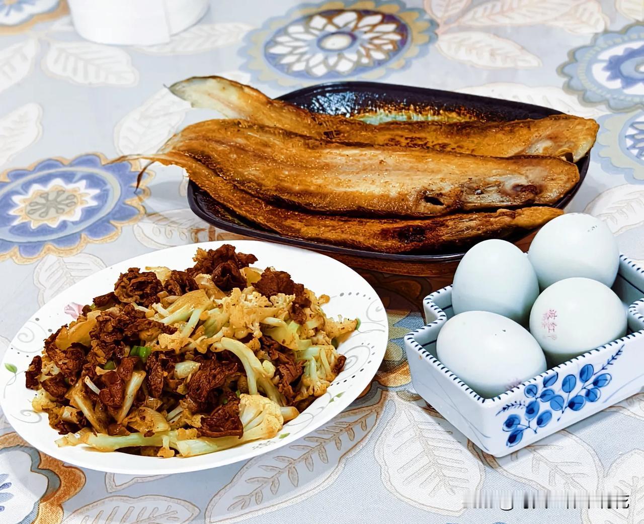 晚上好，今天温度很温暖，在外边走路都感觉微微出汗，很适合运动，去超市买了点菜回来