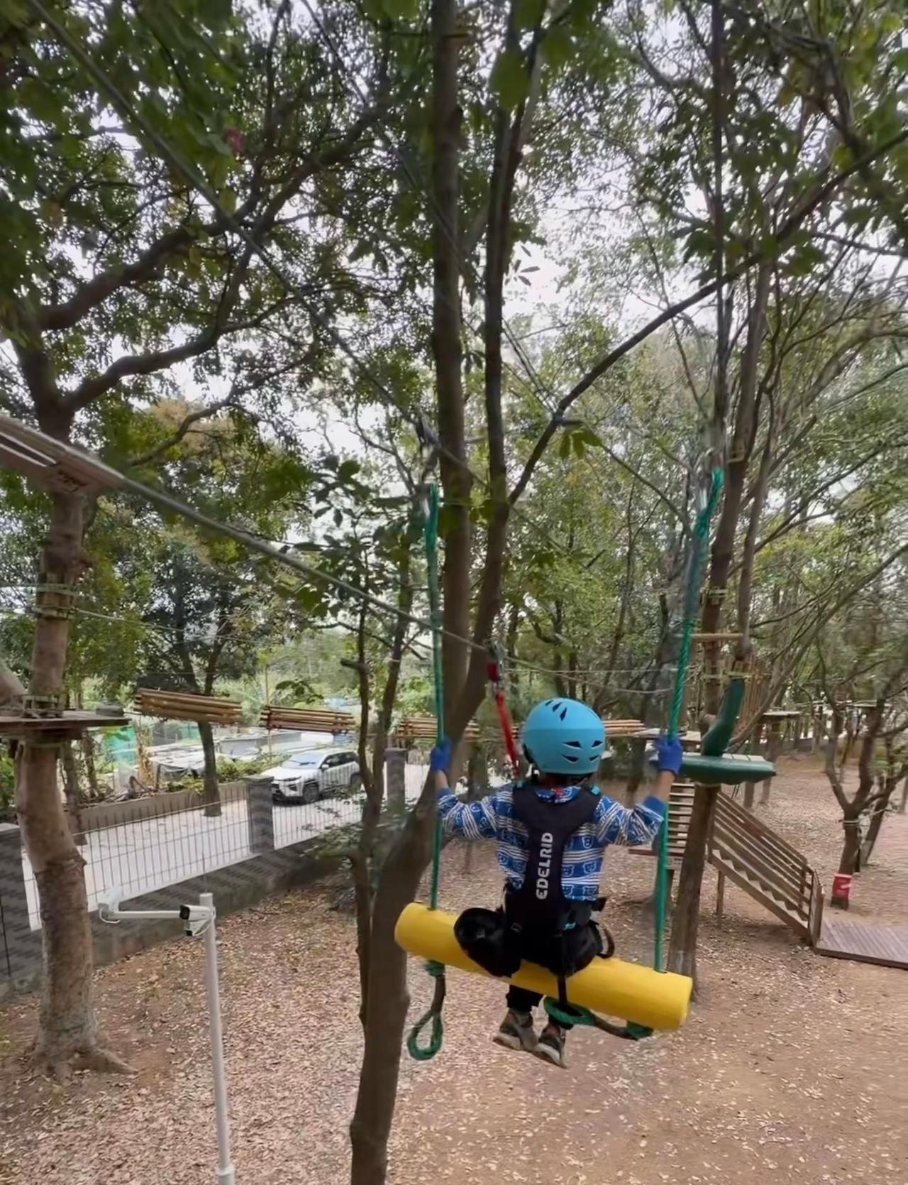 广州龙头山森吧飞越树上探险乐园 广州龙头山森吧飞越树上探险乐园 户外乐园探险  