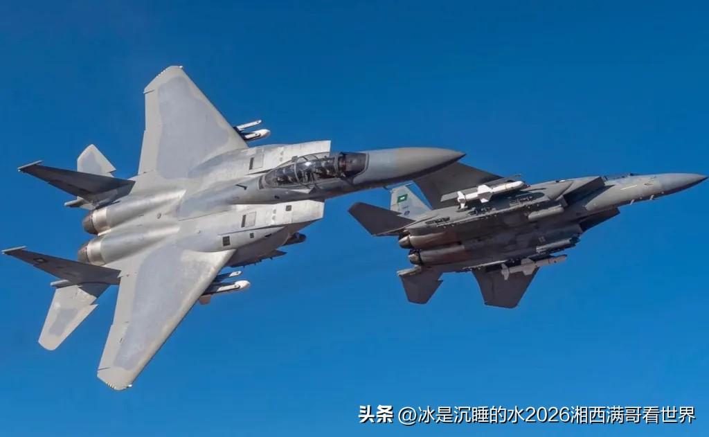 分享一组中东地区土豪国家沙特皇家空军装备的美制F-15AS“鹰”式重型空优战斗机