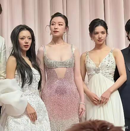 倪妮，张婧仪，赵今麦三站一起，你们选择谁？​ ​​​