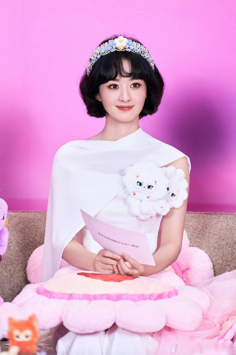 赵丽颖就这样语出惊人网友还原赵丽颖直播全程一直关心粉丝，还说想别人撮合我，就这样