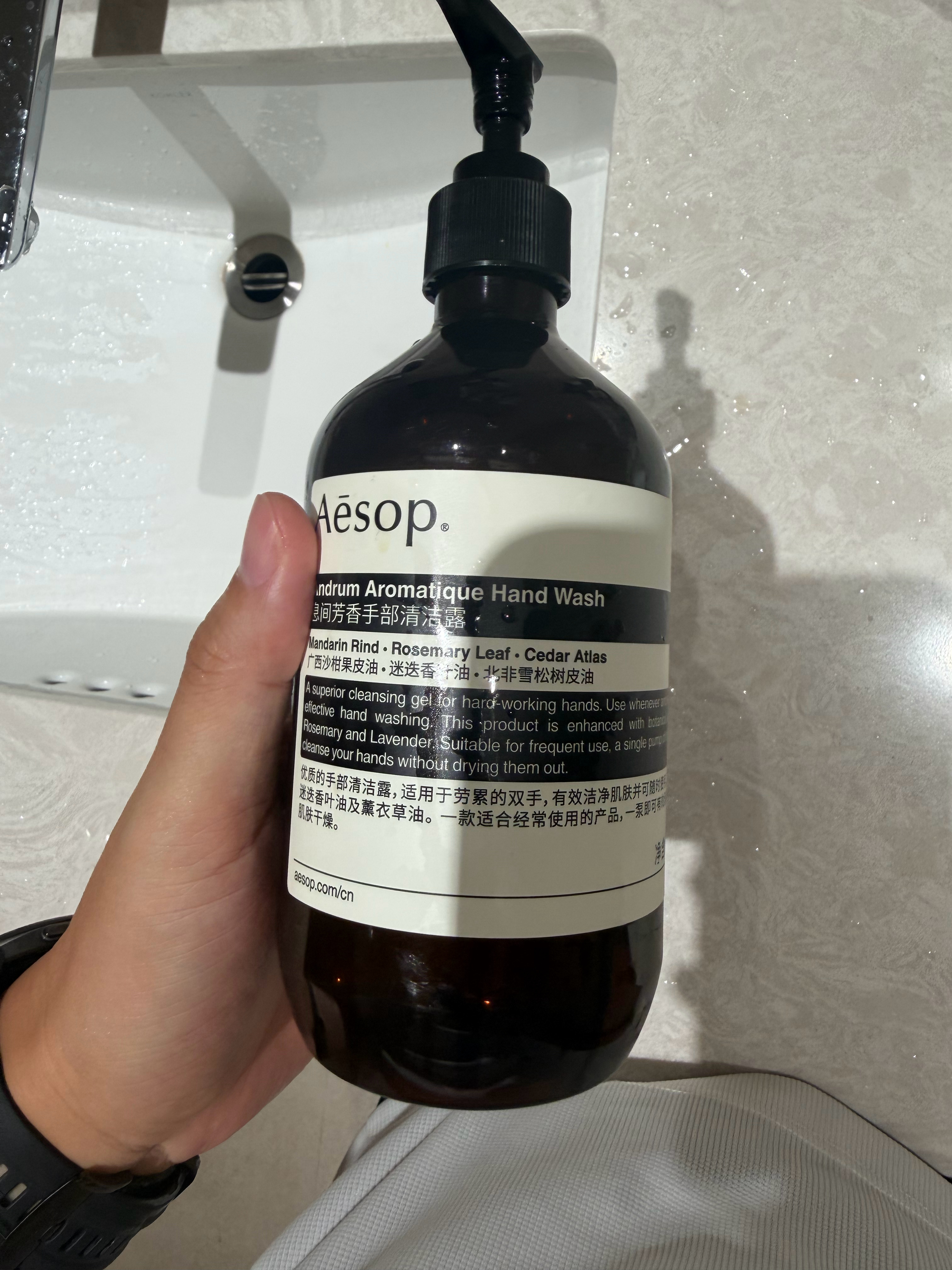 每次用这个洗手液，我就想到蔚来 
