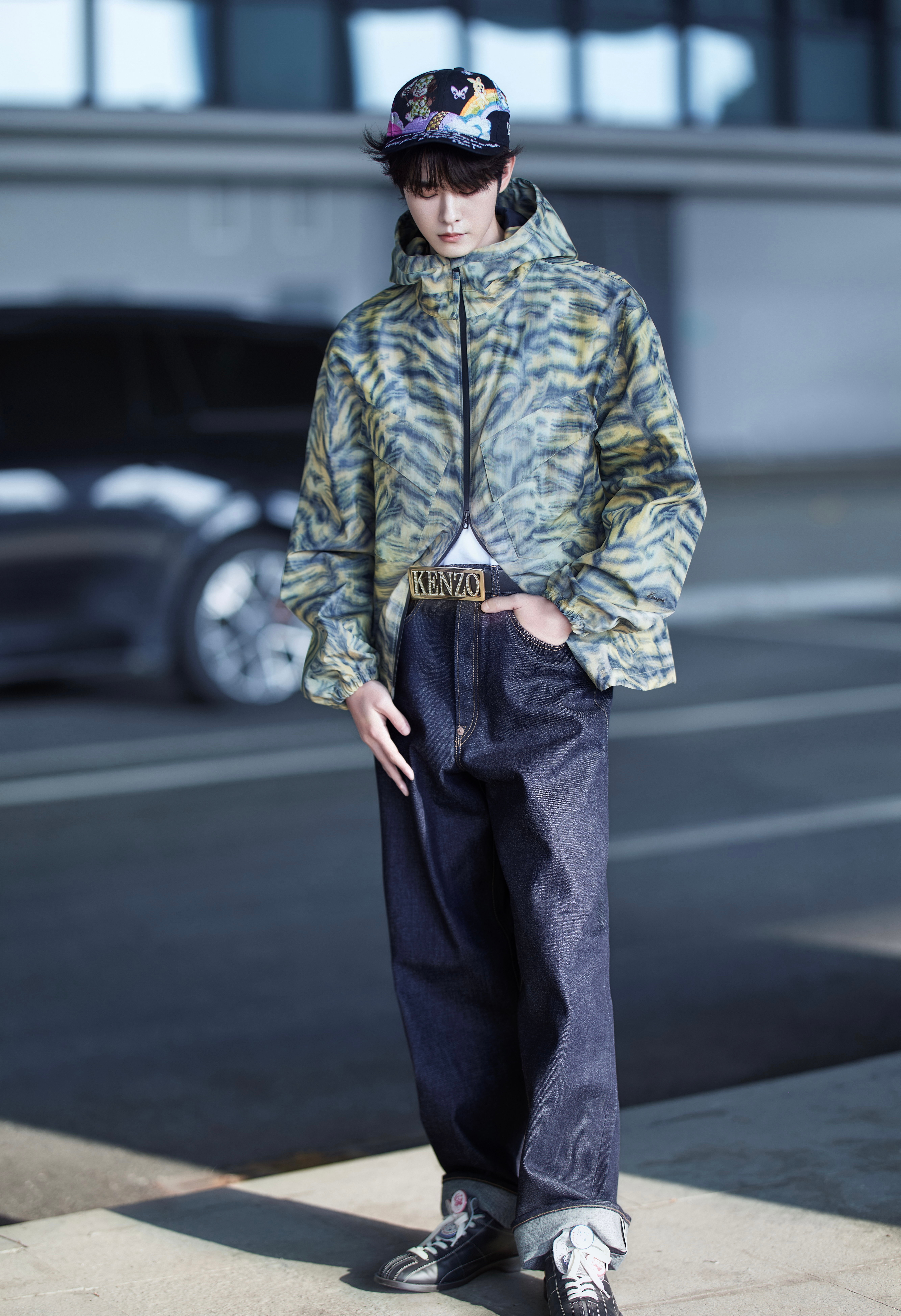 田嘉瑞出发开启新一年的国际时装周行程，他将第三次受邀出席Kenzo新季大秀，机场